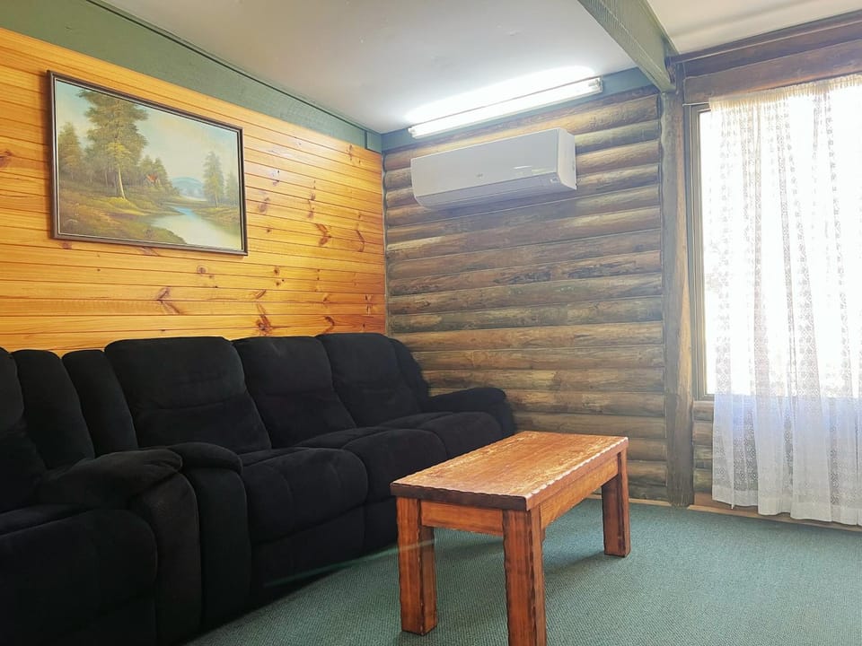 Lakes Entrance Log Cabins Cabin in Victoria