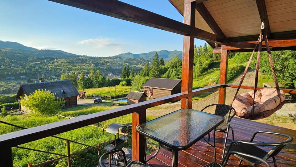 Lisoviy Zatyshok 2 ,котеджі,басейн,чан-джакузі Bed and Breakfast in Lviv Oblast