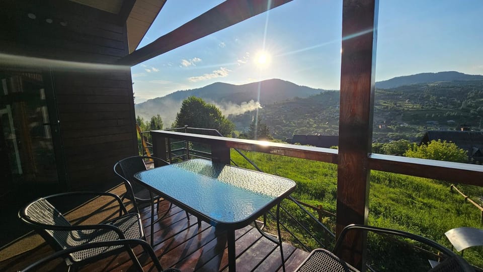 Lisoviy Zatyshok 2 ,котеджі,басейн,чан-джакузі Bed and Breakfast in Lviv Oblast