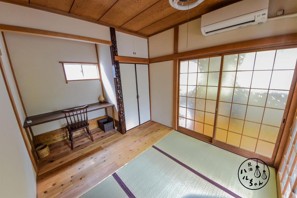 Living room, Photo of the whole room