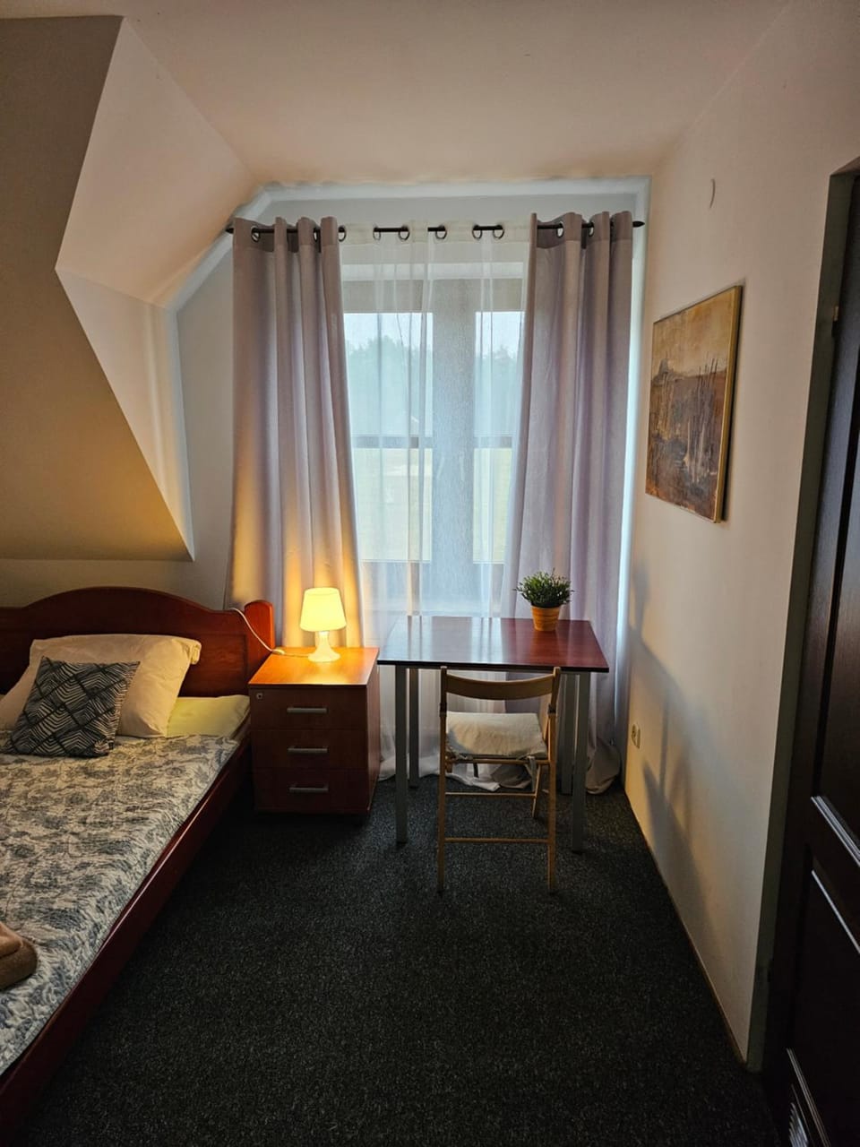 Photo of the whole room