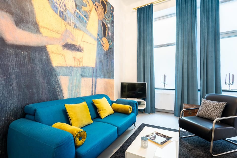 Living room, Decorative detail, Seating area