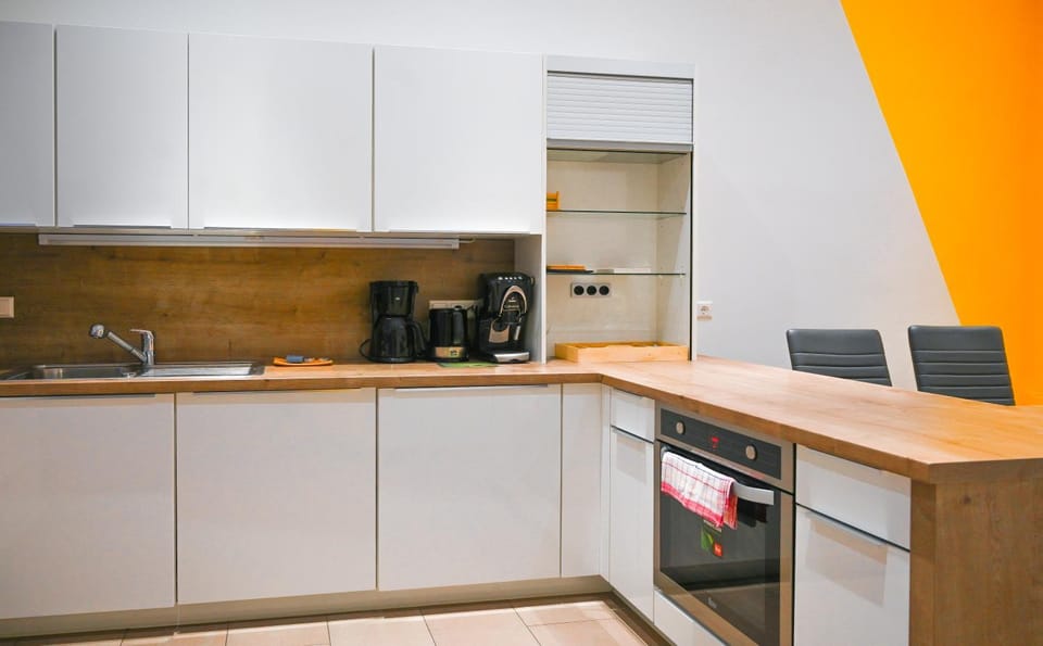 Coffee/tea facilities, Kitchen or kitchenette