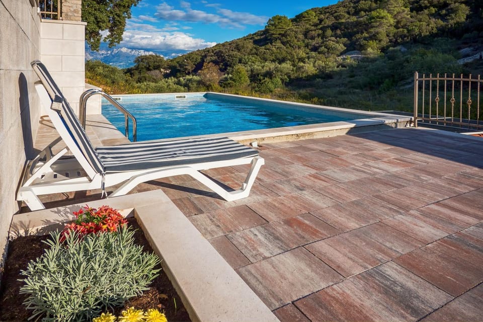 Property building, Swimming pool