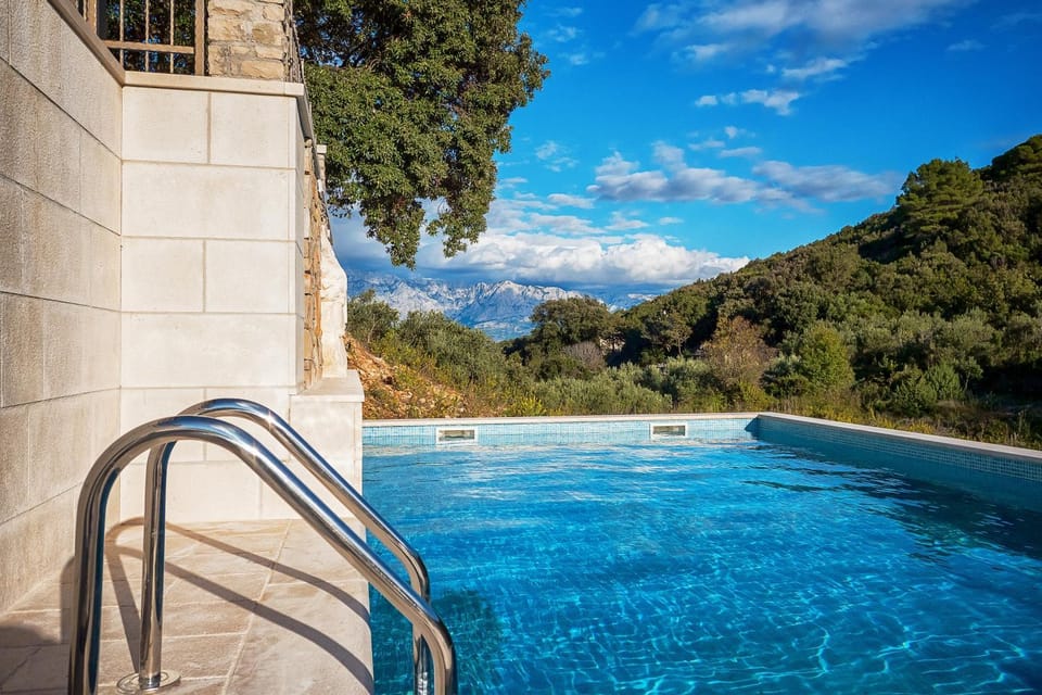 Property building, Swimming pool