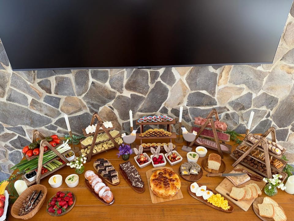 Pensiunea Maramures Guesthouse Bed and Breakfast in Romania