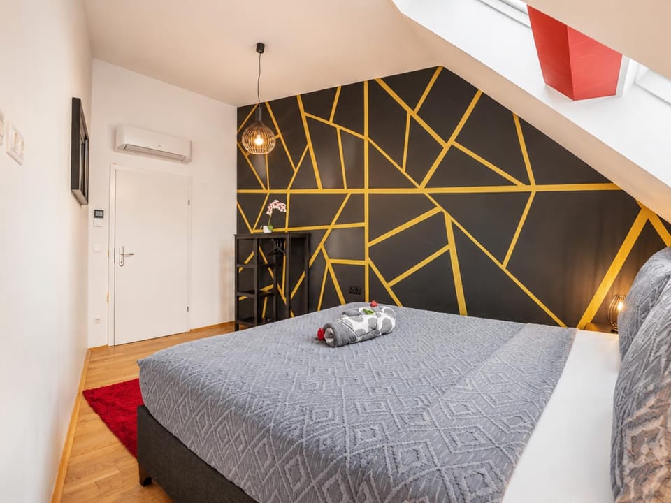 Bed, Photo of the whole room, Bedroom