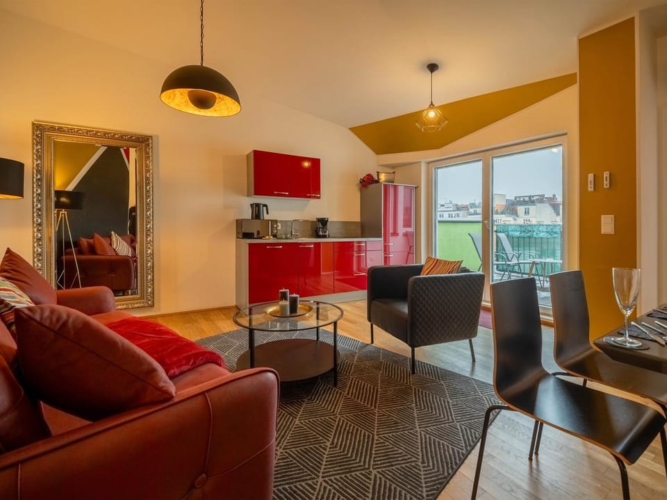 Coffee/tea facilities, Balcony/Terrace, Kitchen or kitchenette, Living room, Photo of the whole room, Decorative detail, Seating area, Dining area, dishwasher, microwave, toaster
