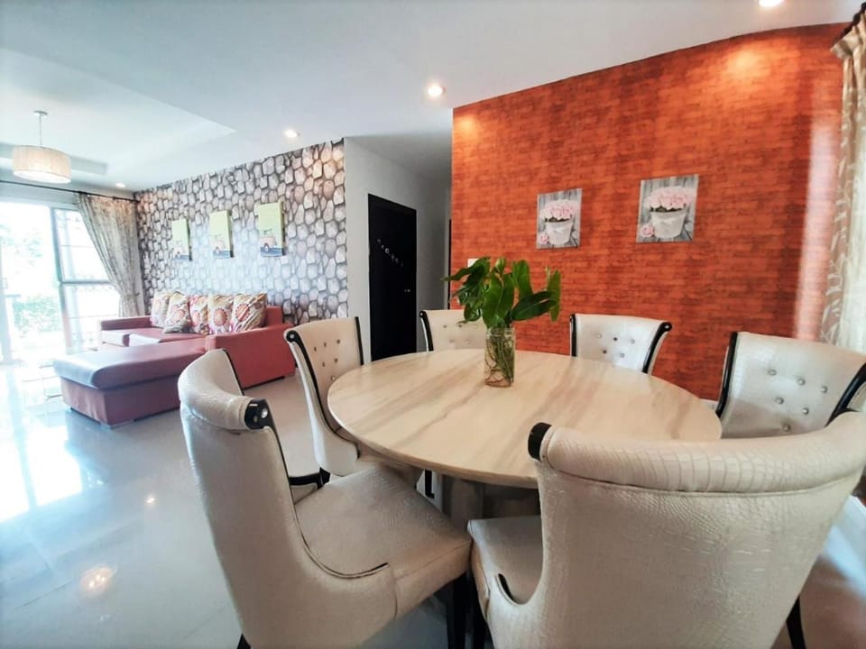 Joy Joy Pool Villa Huahin (Private Party 4-15 pax) Near 7-11 House in Hua Hin District