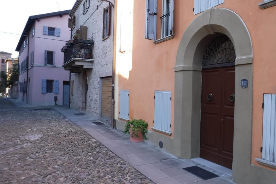 Property building, Restaurant/places to eat