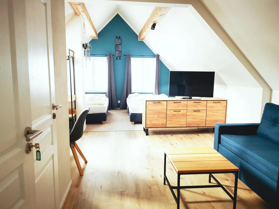 Staff, Photo of the whole room