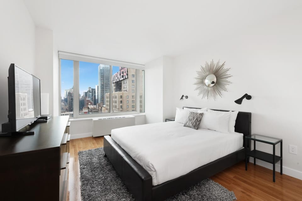 Photo of the whole room, Bedroom