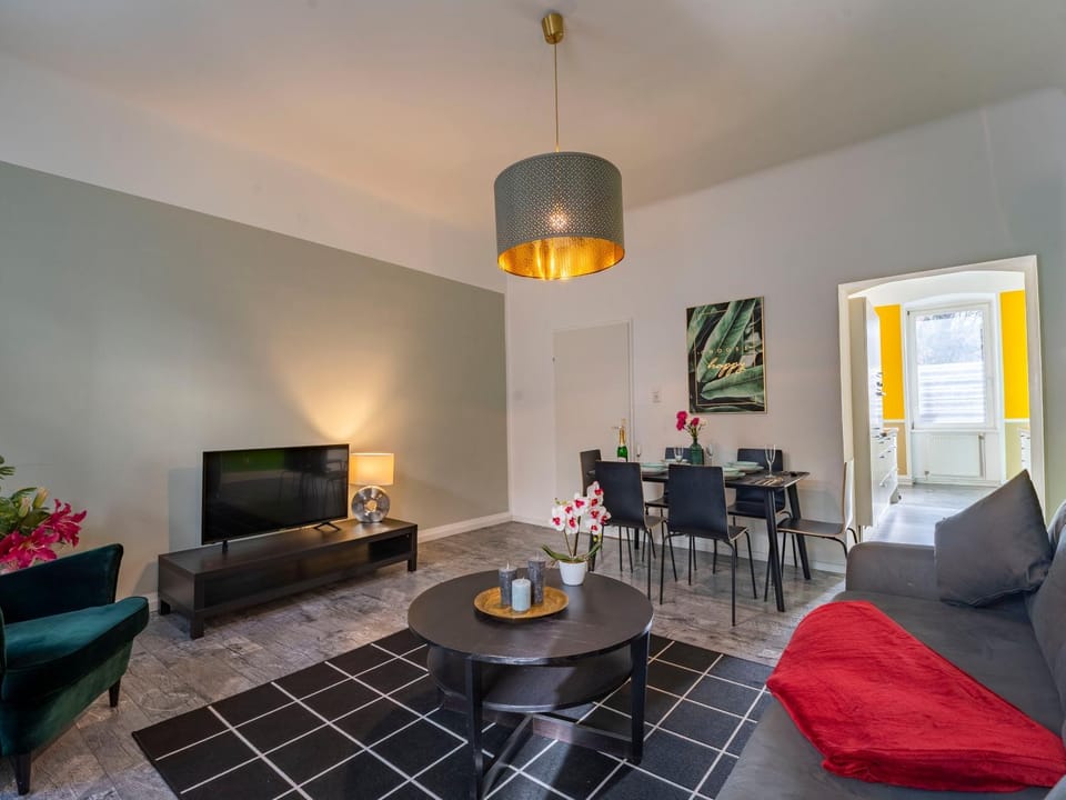 TV and multimedia, Living room, Seating area