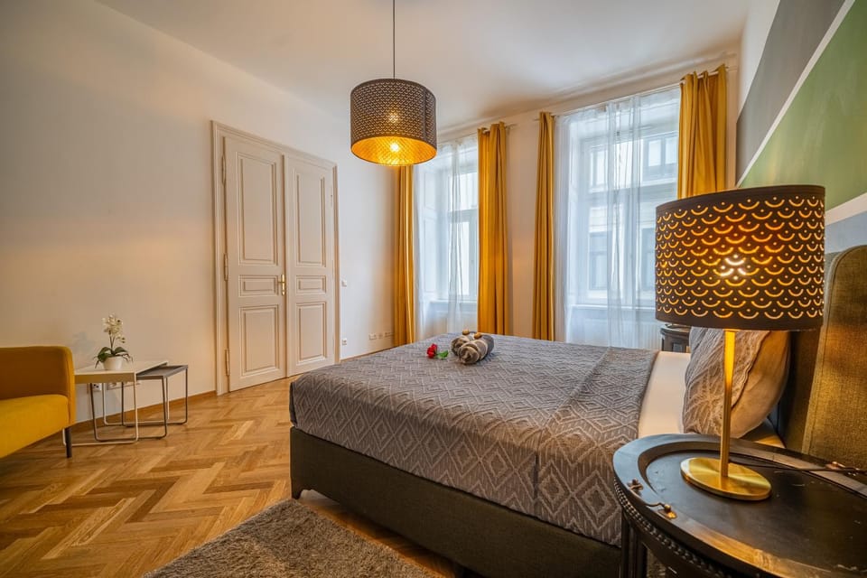 Bed, Living room, Photo of the whole room, Bedroom, wardrobe