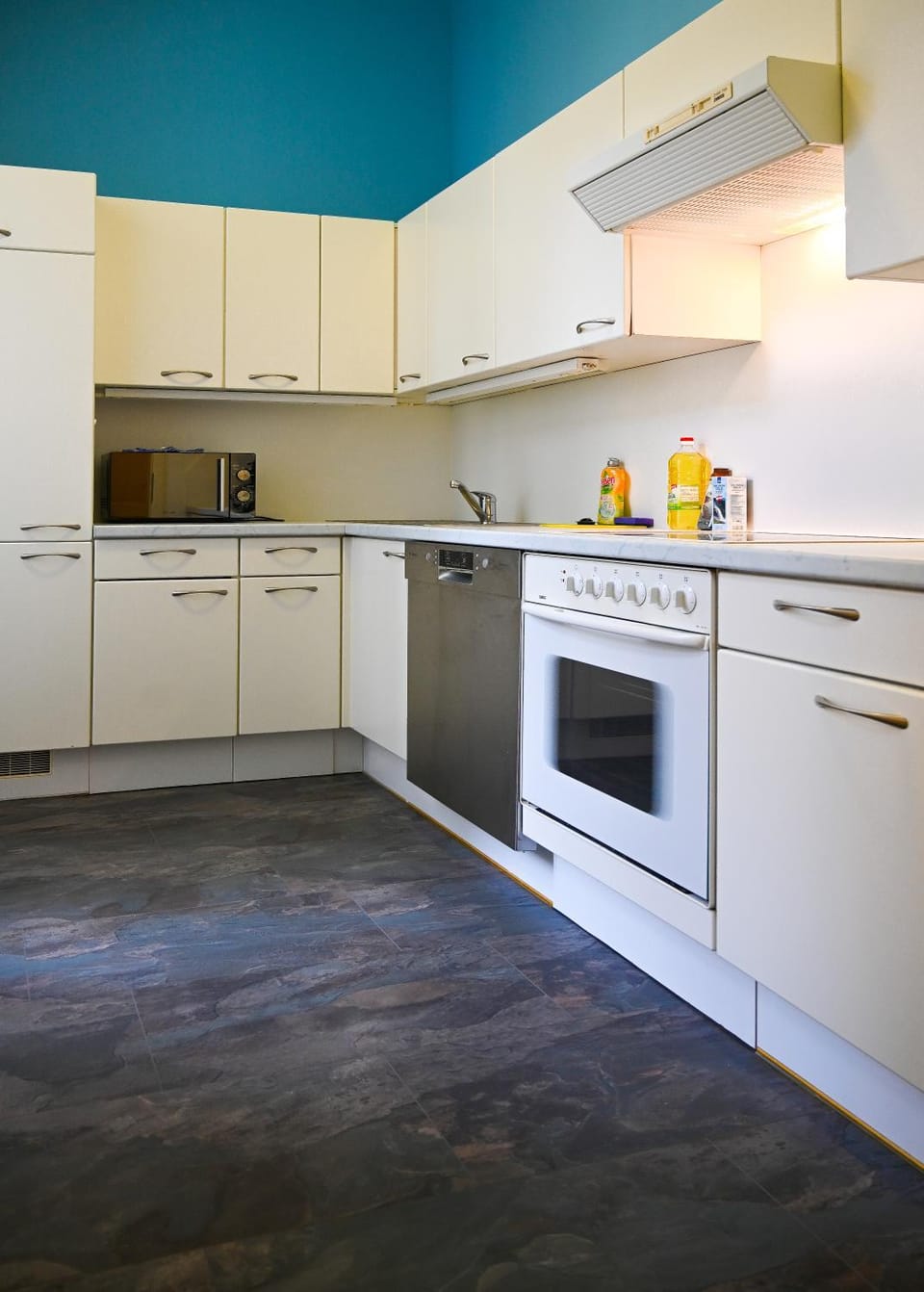 Coffee/tea facilities, Kitchen or kitchenette
