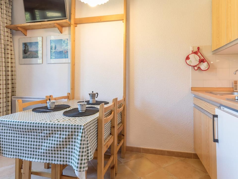 Studio cosy 3 pers Montgenèvre, balcon sud, 20m² - FR-1-330D-117 Apartment in Montgenèvre