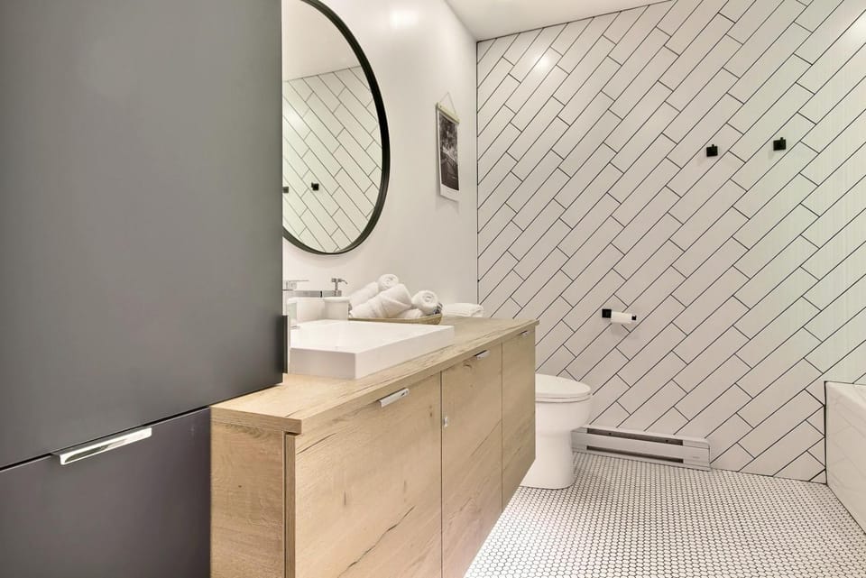 Shower, Toilet, Bathroom, Bath, towels