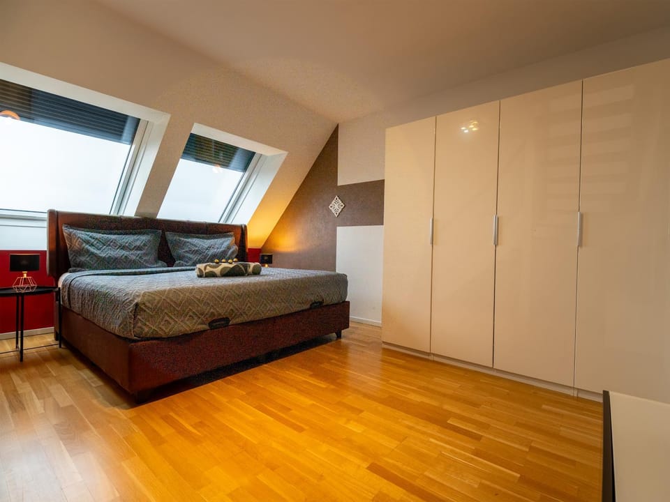 Bed, TV and multimedia, Bedroom, towels, wardrobe