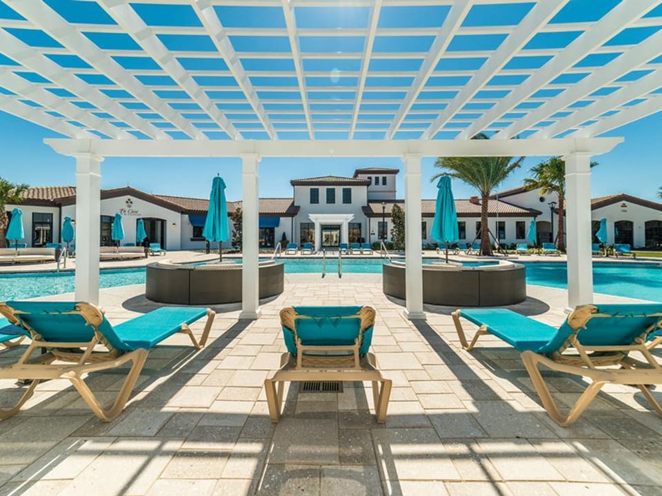 Resort Townhome wPRIVATE Pool & BBQ, near Disney House in Four Corners