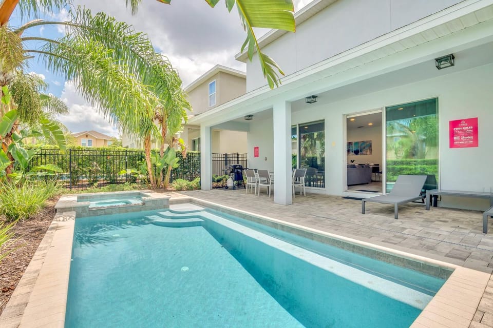 650 Lasso Drive Villa in Four Corners
