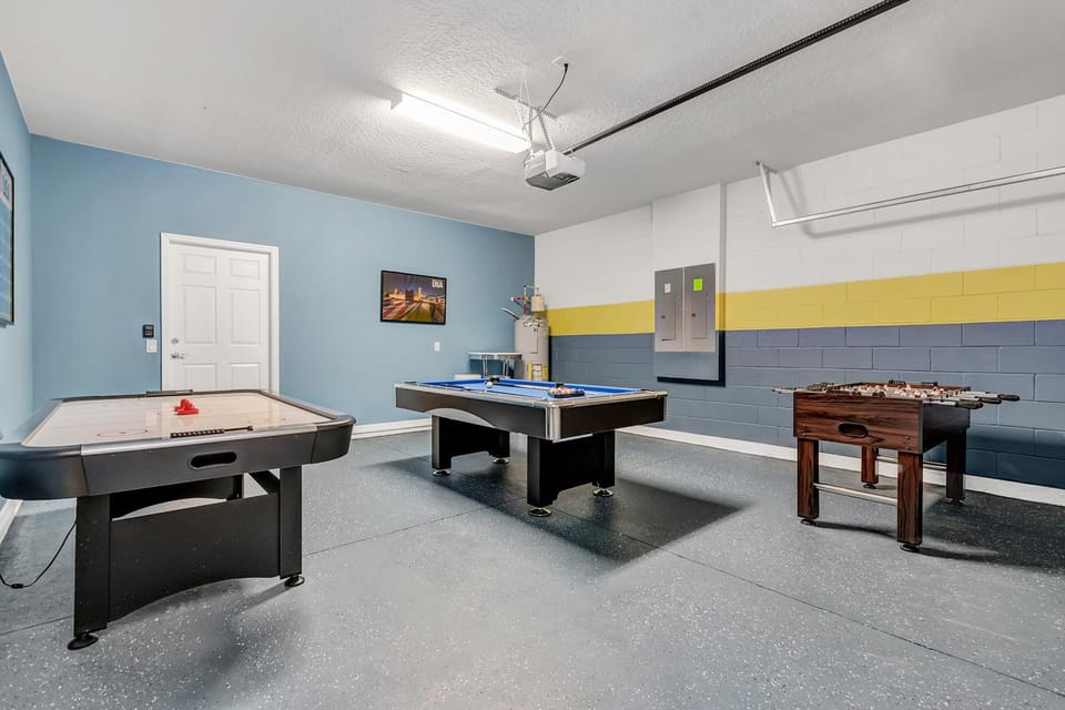 Villa W Pool Movie Theater Game RoomSleeps 20 House in Four Corners