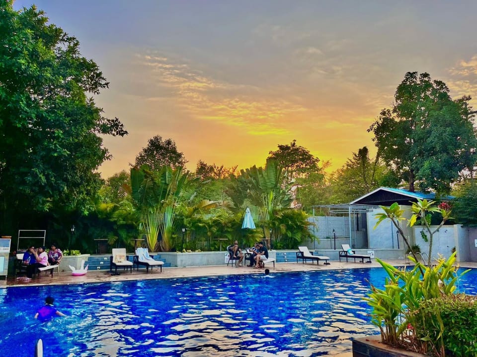 Swimming pool