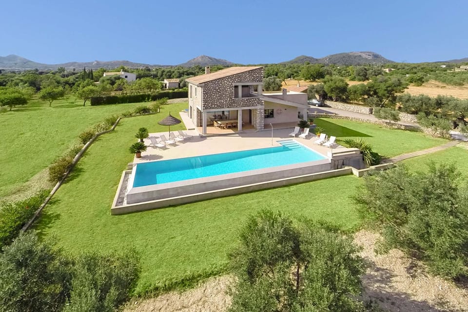 Property building, Day, Natural landscape, Garden, Garden view, Pool view, Swimming pool, sunbed