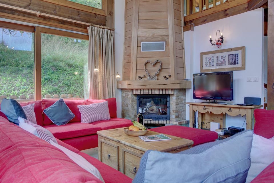 Communal lounge/ TV room, Living room