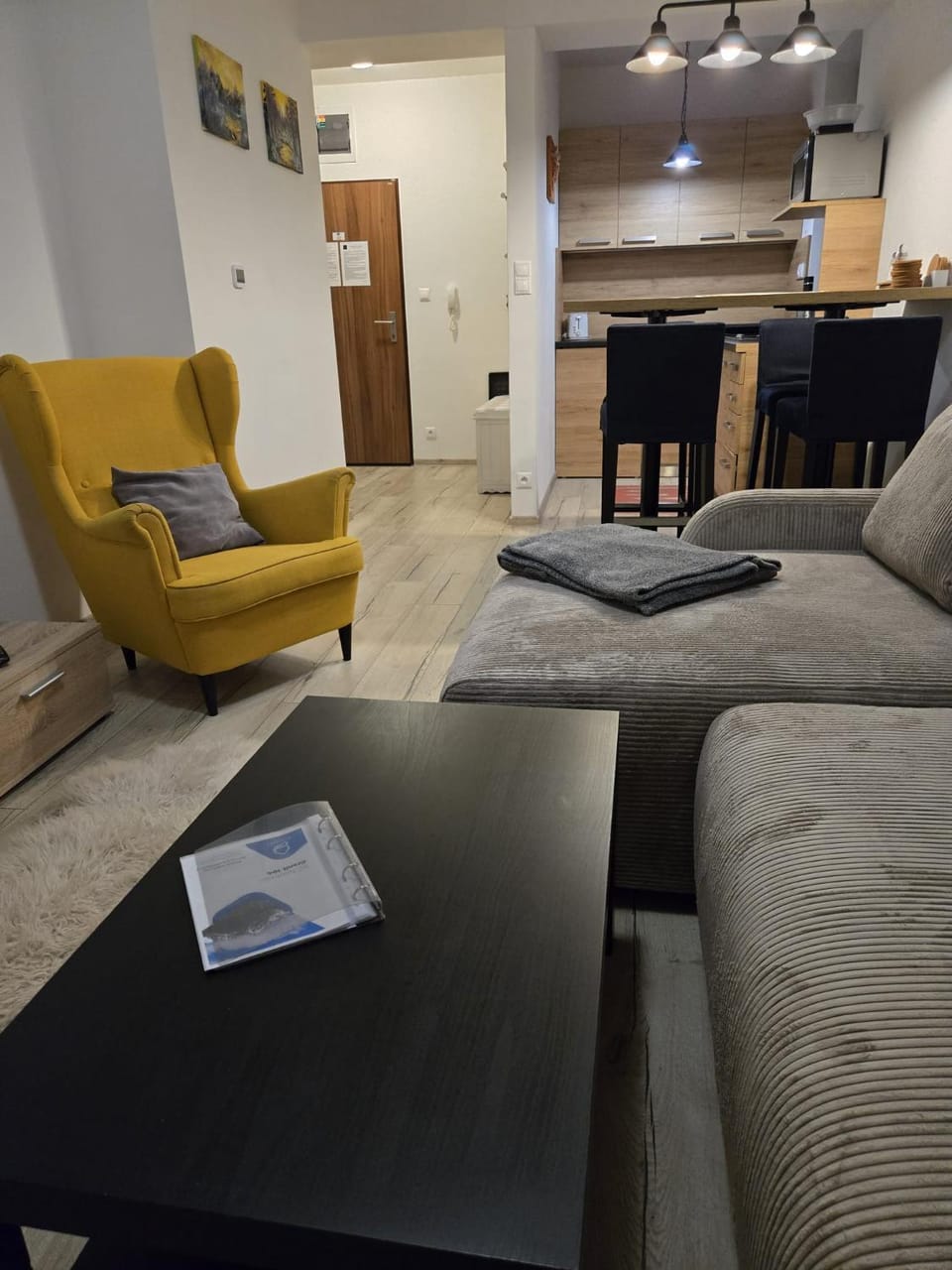 Kitchen or kitchenette, Living room, Seating area