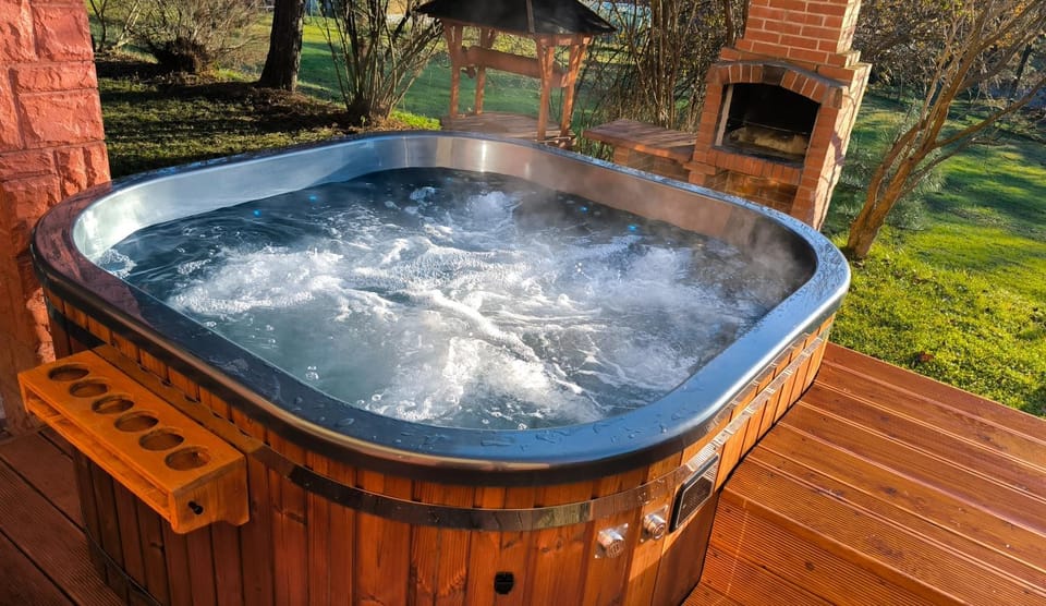 Hot Tub, Hot Tub