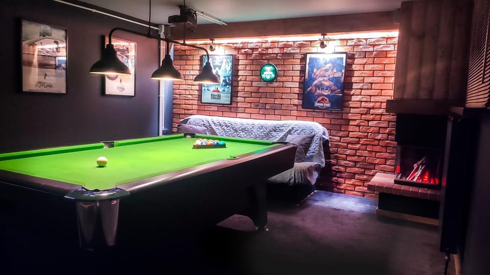 Billiard, Game Room, TV and multimedia