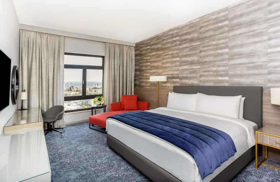 Bed, View (from property/room), Bedroom, City view