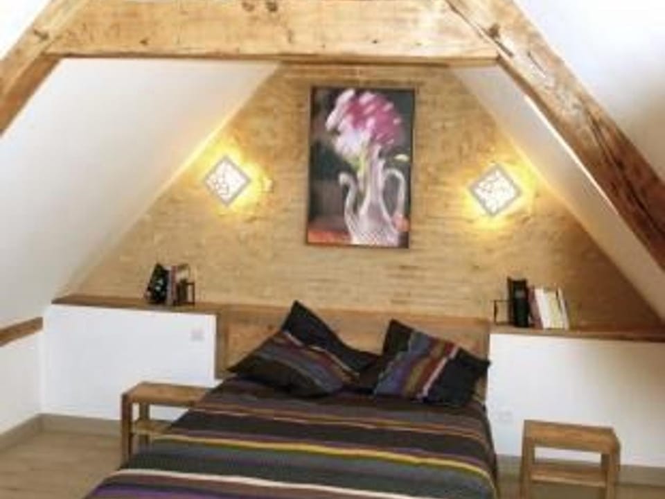 Gîte charmant avec piscine chauffée, tennis et jardin près de Beaumont-sur-Sarthe - FR-1-410-214 House in Pays de la Loire