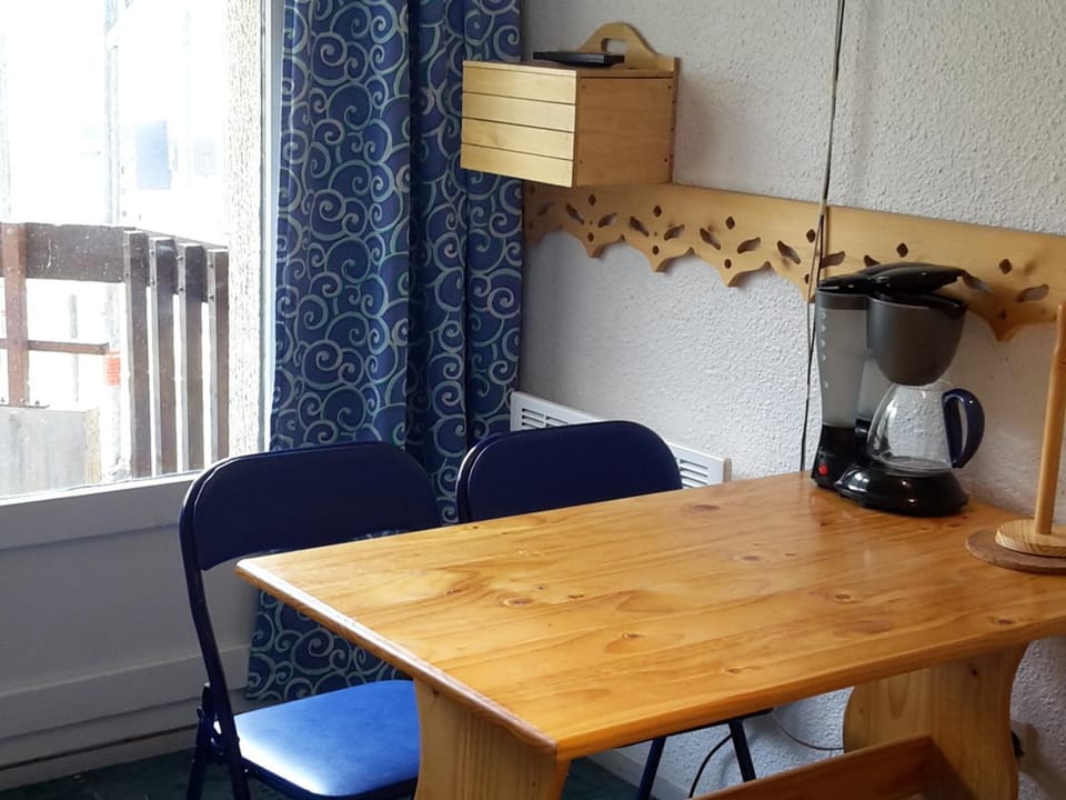 Studio charmant pour 4 pers. balcon sud, quartier Reberty, Les Menuires - FR-1-574-23 Apartment in Les Allues