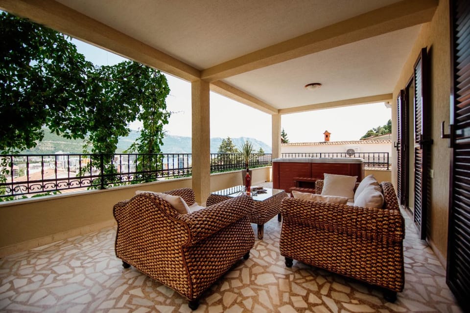 Day, Natural landscape, View (from property/room), Balcony/Terrace, Seating area