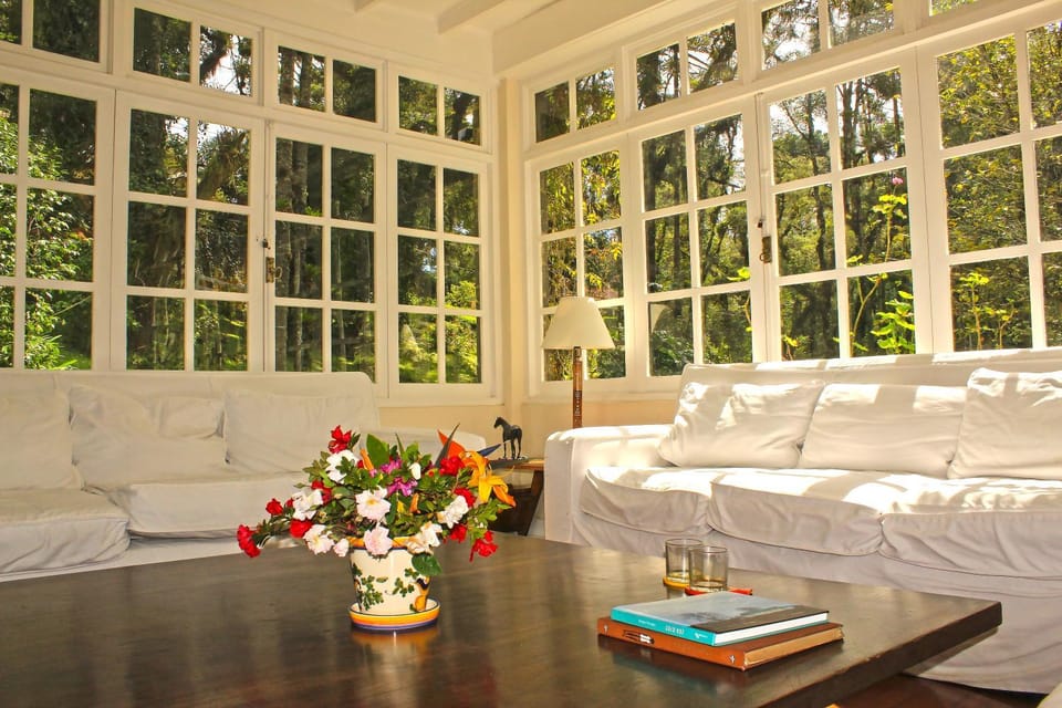 Communal lounge/ TV room, TV and multimedia, Living room, Seating area