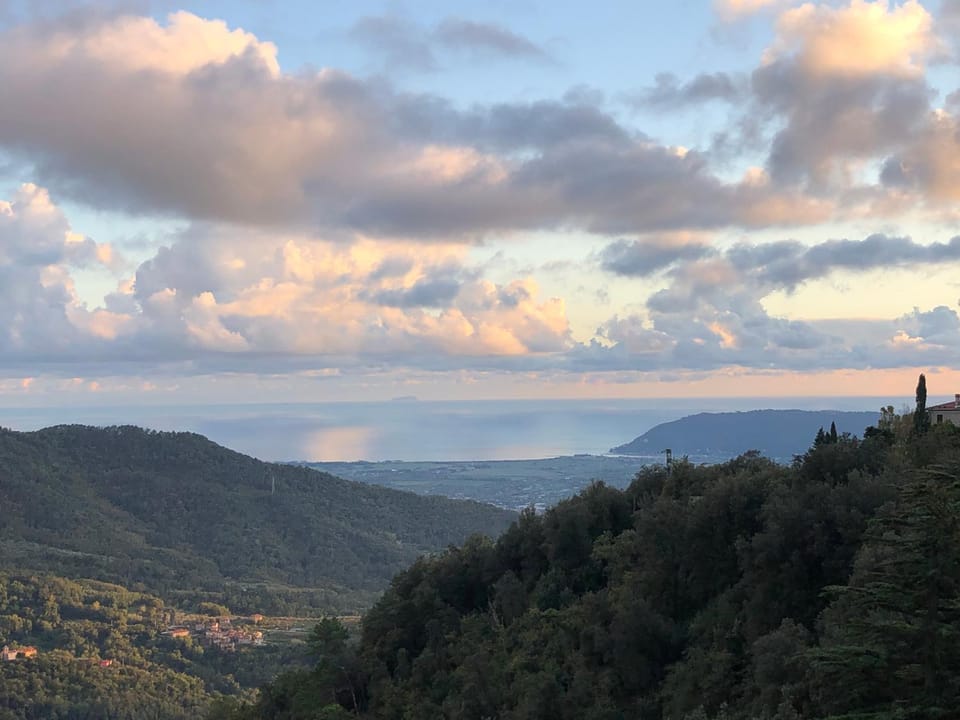 Mountain view, Sea view