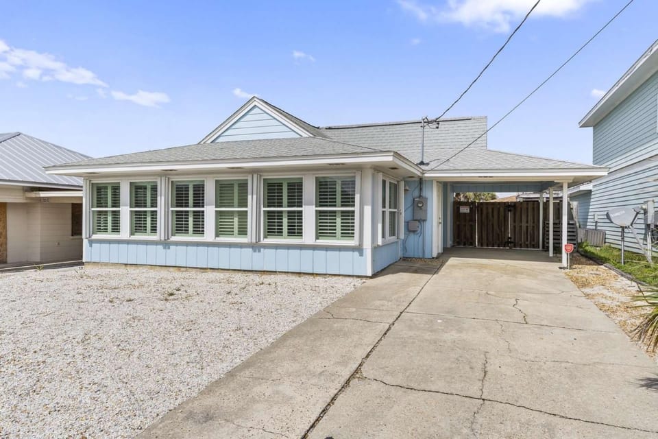Gulf Holiday Home (3/2) House in Lower Grand Lagoon