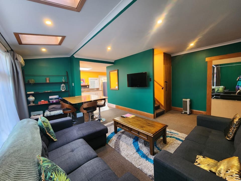 A Stone's Throw From Town Main House Bed and Breakfast in Dunedin