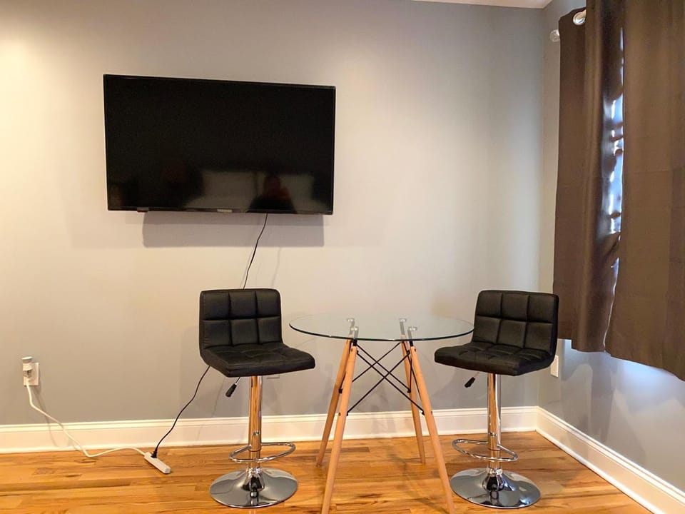 TV and multimedia, Seating area
