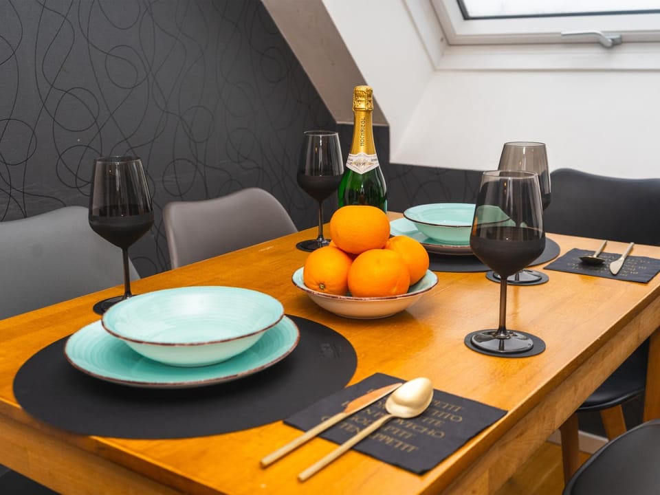 Decorative detail, Decorative detail, Dining area