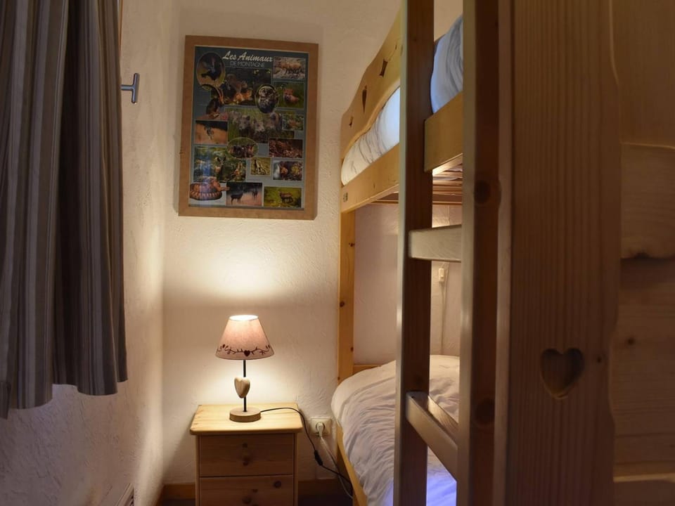 Duplex cosy 4/6 pers, proche télésiège et commerce, pkg couvert, casier à ski – Méribel - FR-1-180-554 Apartment in Les Allues