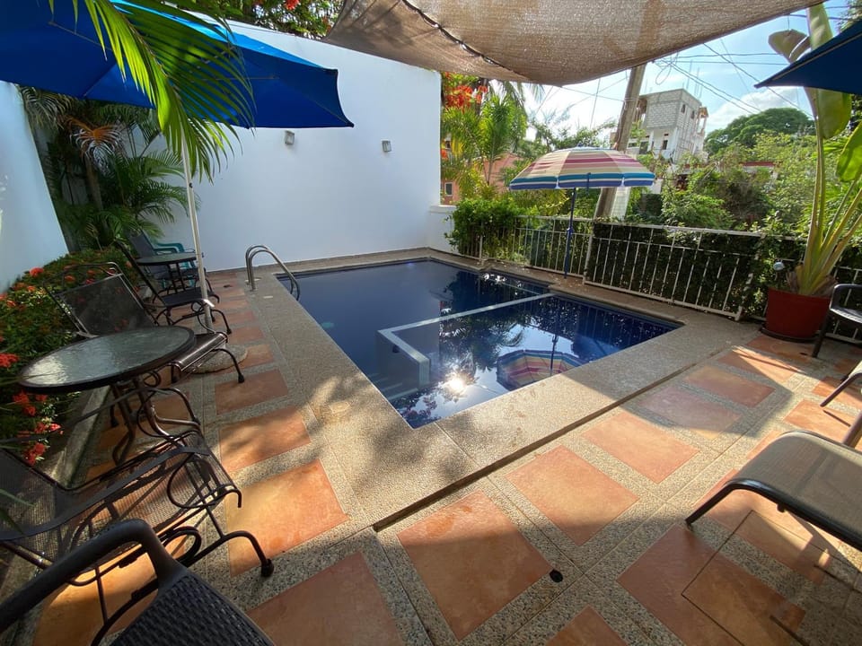 Swimming pool