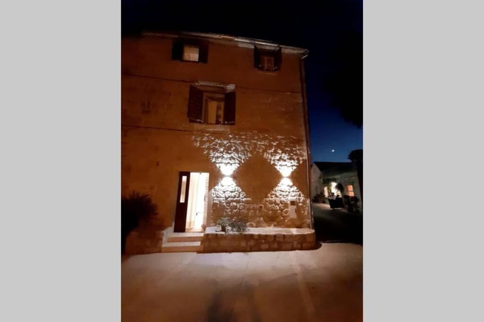 Casa Ruben, private stone house House in Vis