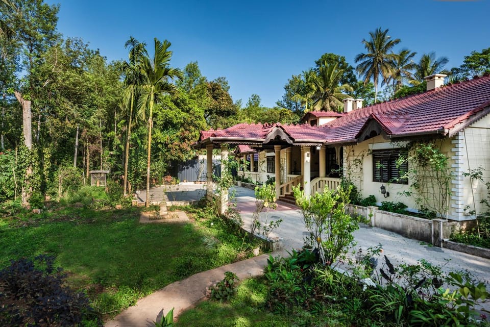 Property building, Spring, Day, Natural landscape, Garden, Garden view