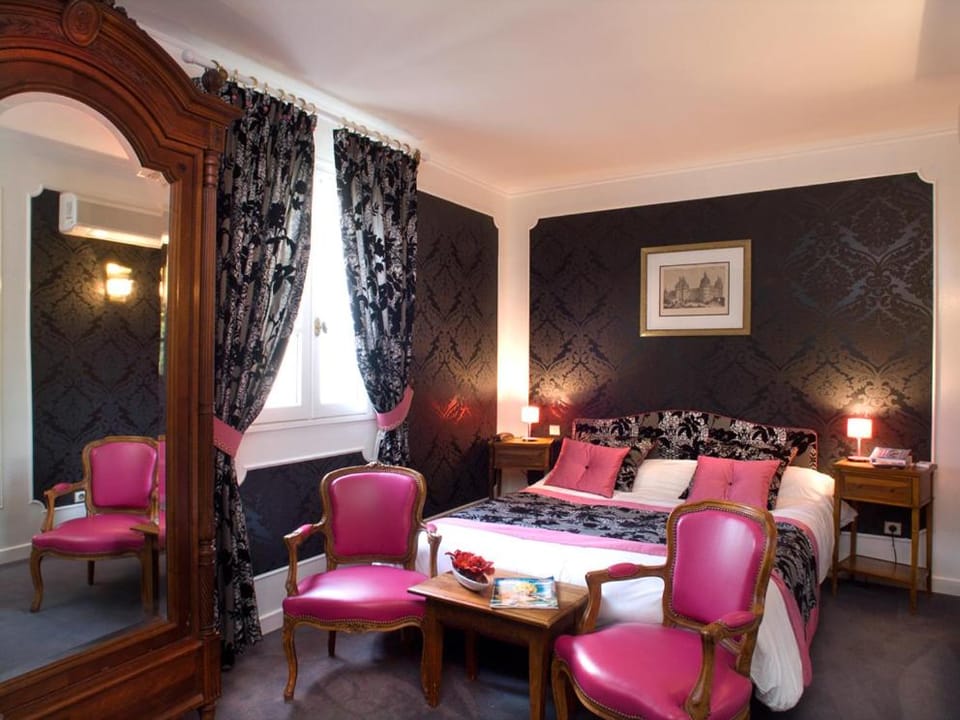 HOTEL LA COGNETTE A 25 Kilomètres de Châteauroux et 30 Kilomètres de Bourges Hotel in Centre-Val de Loire