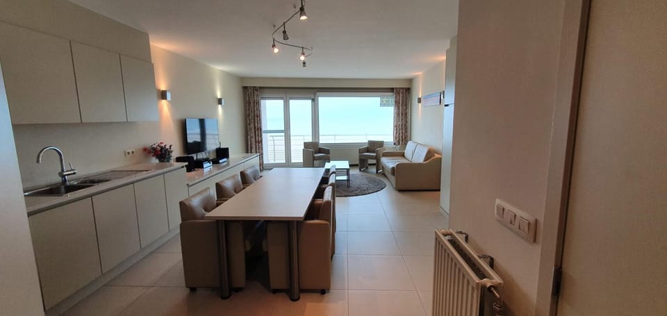 Kitchen or kitchenette, Living room, Dining area