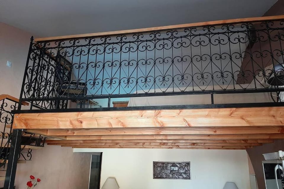 Cave atelier dans ancien domaine viticole Apartment in Occitanie