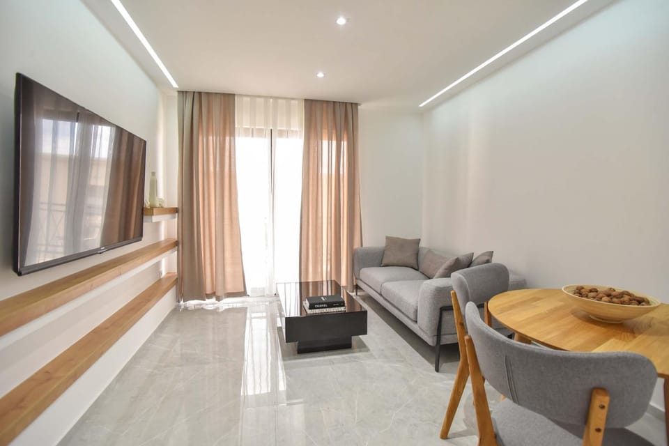 TV and multimedia, Photo of the whole room, Seating area