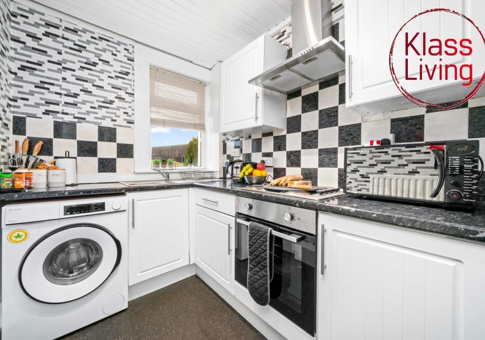 Coffee/tea facilities, Kitchen or kitchenette, Decorative detail, Guests, group of guests, Family